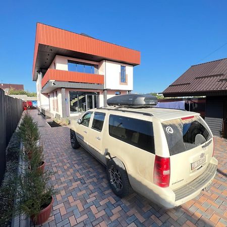 Mongu Hotel Karakol Eksteriør bilde