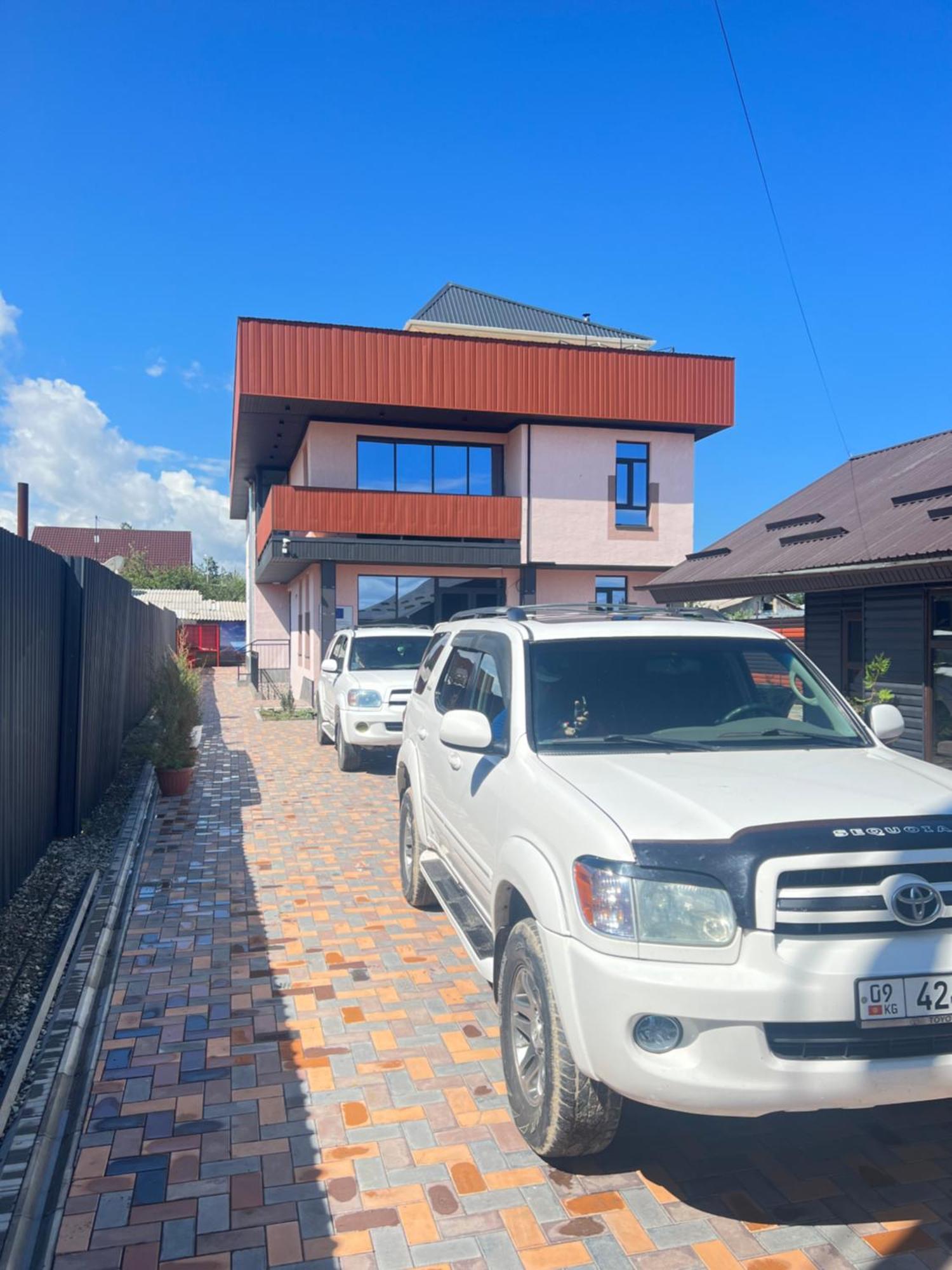 Mongu Hotel Karakol Eksteriør bilde